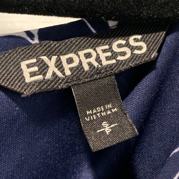 Floral Express Dress - Picture 7 of 7